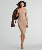Perfect And Stylish Scoop Neck Ribbed Midi Dress creates spring wedding guest dress with stylish details, the perfect midi dress for graduation, or for a cocktail party look in the latest midi-length trends for 2024!